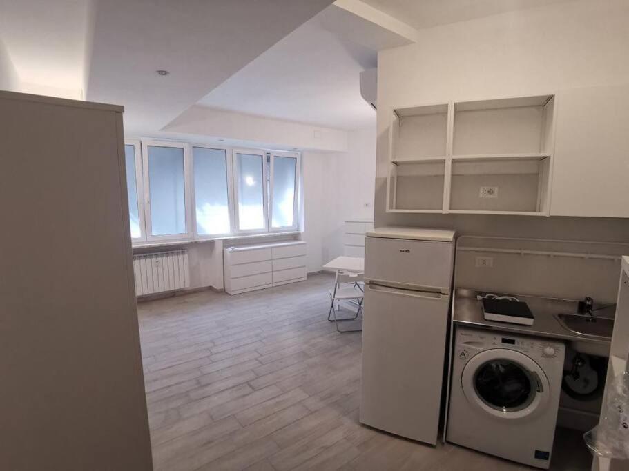 Confortable And Centrally Milan Flat ภายนอก รูปภาพ