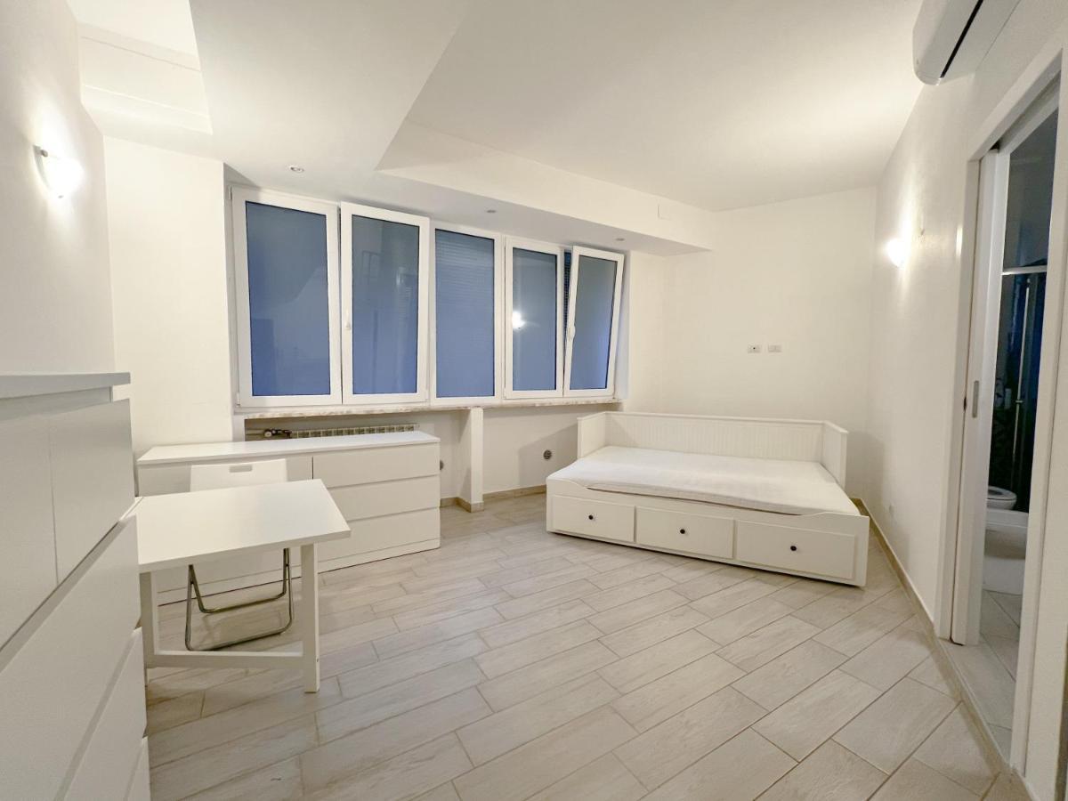 Confortable And Centrally Milan Flat ภายนอก รูปภาพ